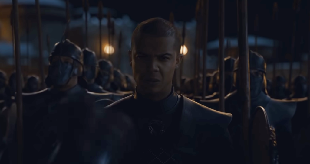 game-of-thrones-episode-3-saison-8-trailer-the-dead-is-already-here-grey-worm-helmet